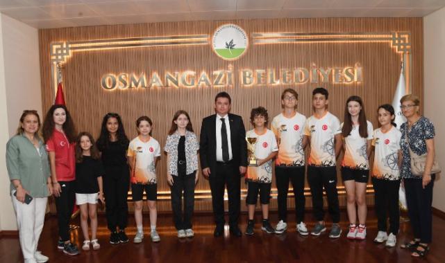 Türkiye ikincisi sporculardan Başkan Aydın’a ziyaret