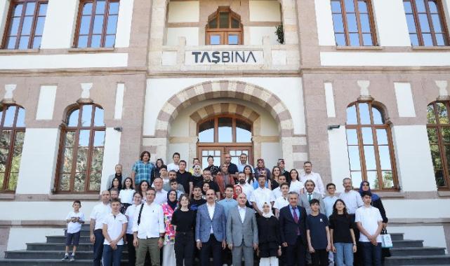 Vali Özkan ve Başkan Altay başarılı öğrencilerle buluştu