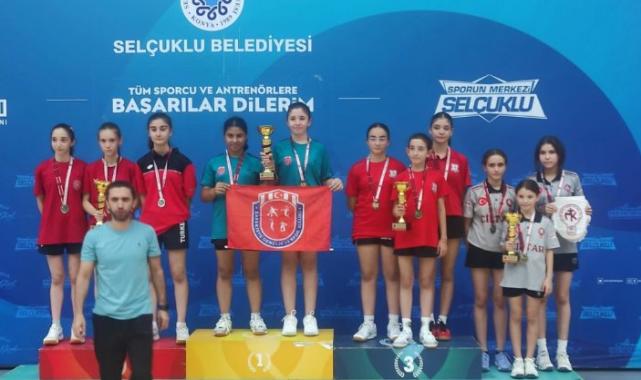 Yalovalı masa tenisçileri Türkiye üçüncüsü