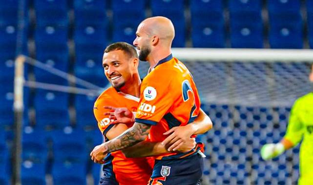 Rams Başakşehir 4-2 Corendon Alanyaspor (Maç Sonucu) Gol düellosunu Başakşehir kazandı!