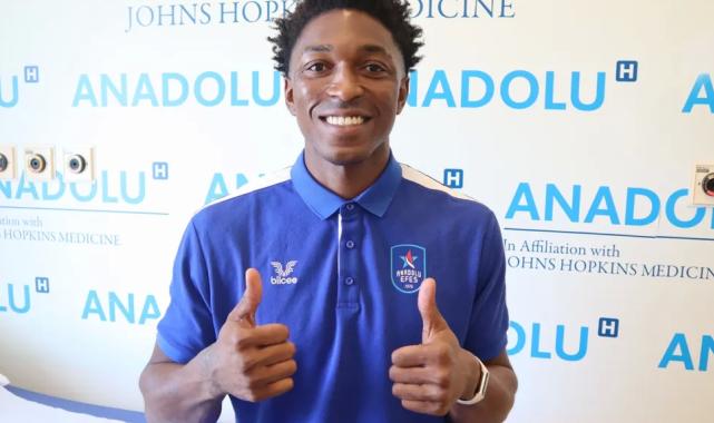 Anadolu Efesli oyuncular sağlık kontrolünden geçti