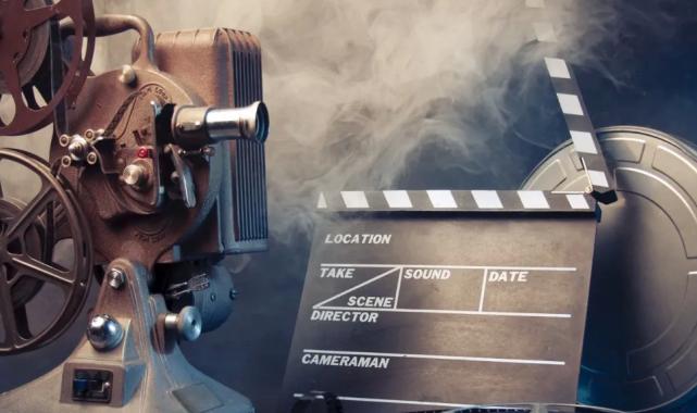 Bakan Ersoy duyurdu… Emeklilere sinema yüzde 30 indirimli