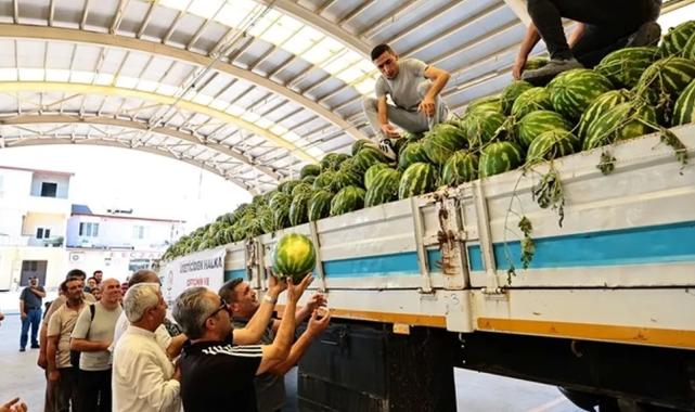 Bedava karpuza hücum ettiler