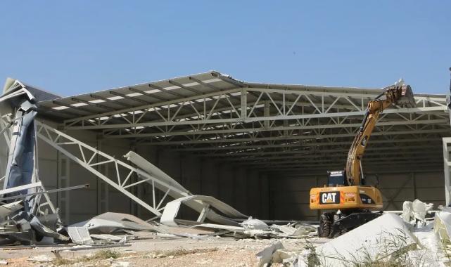 Bursa Nilüfer’de iki kaçak yapı daha yerle bir edildi