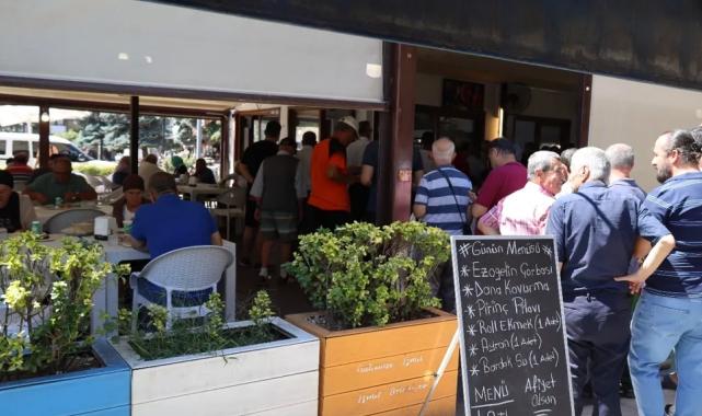 İzmit’te her gün tıklım tıklım… 4 çeşit yemek 40 TL