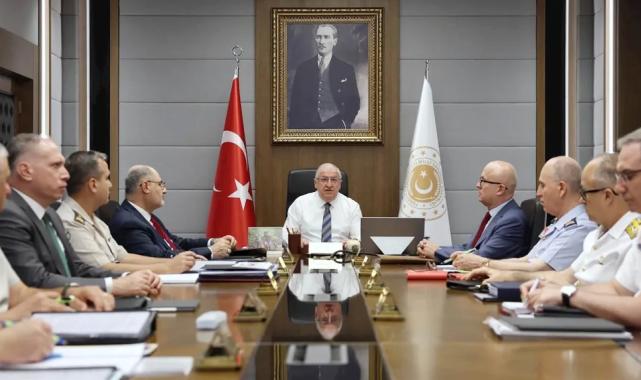 Kuvvet komutanlarıyla toplandı