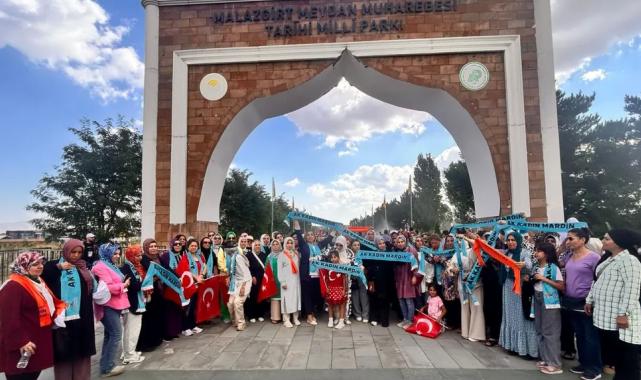 Mardinli  AK Kadınlar Malazgirt’te gövde gösterisinde bulundu 