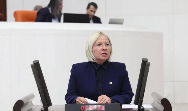 Nurten Yontar’dan Kadın Kolları Kurultayı’na kutlama mesajı