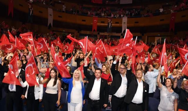 Osmangazi Belediyesi Halk Dansları Topluluğu’ndan büyüleyici gösteri