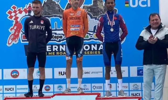 Sakarya’nın yıldızları yeni başarıya pedal çeviriyor