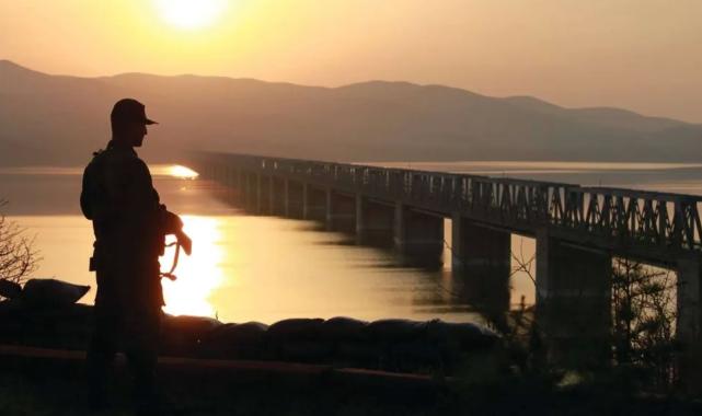 Sınırı geçmeye çalışan 5 terörist yakalandı