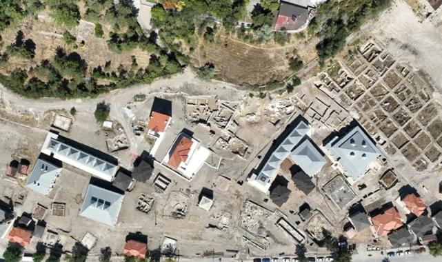 Sivas Kalesi’nde 3. etap sürüyor