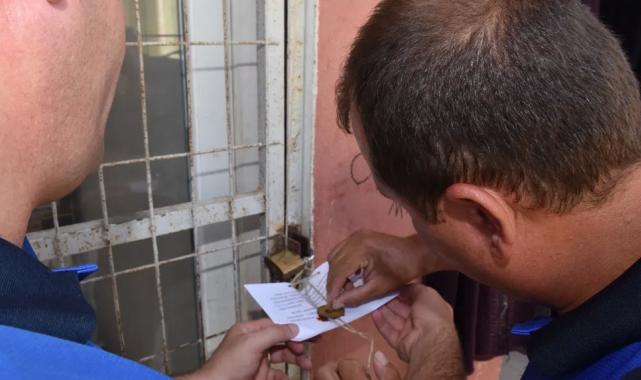 Yenişehir’de kaçak olarak çalıştırılan Suriyelilerin dükkanları mühürlendi