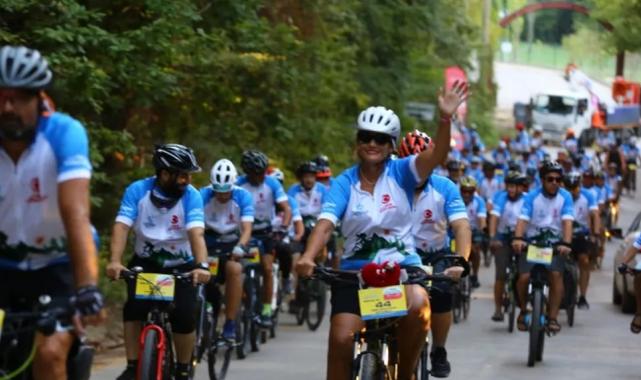 3 ülkeden 350 bisikletçi Kocaeli’de… Pedallar Filistinli çocuklar için