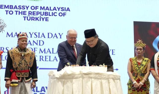 Bakan Güler Malezya resepsiyonunda