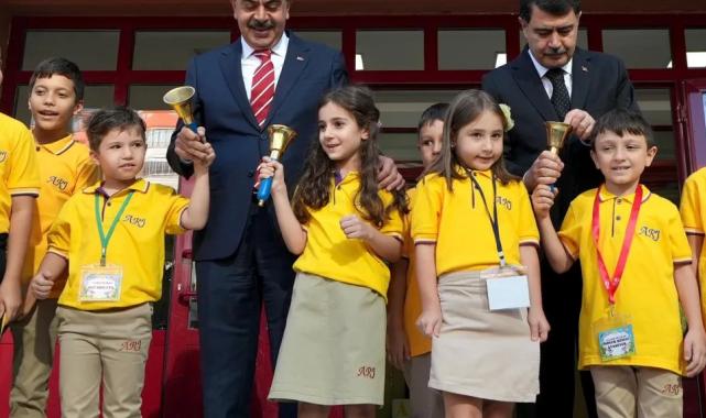 Bakan Tekin ilk ders zilini çaldı