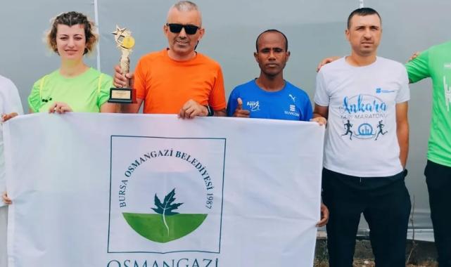 Bursa Osmangazili şampiyon atletlerden Başkan Aydın’a ziyaret 