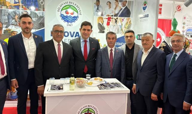 Dilovası Belediyesi istihdam standına yoğun ilgi