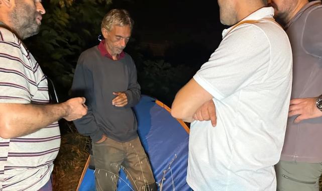 Düzce’de Hollandalı gezgine polis sahip çıktı