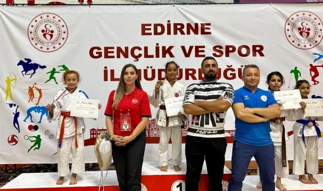 Edirne’de gururlandıran ‘Sakarya’ tablosu