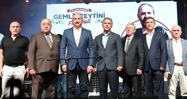 Coşkulu festival Gemlik’te başladı