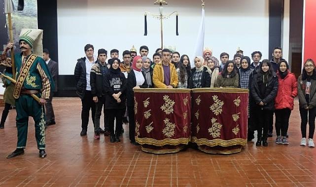 Gençler İstanbul’un Gizli Hazinelerini Keşfe Çıkıyor