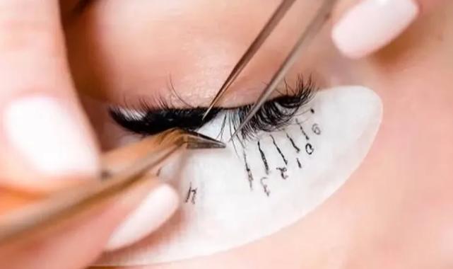 Göz hastalıkları uzmanları yanlış uygulamalara karşı uyarıda bulunuyor