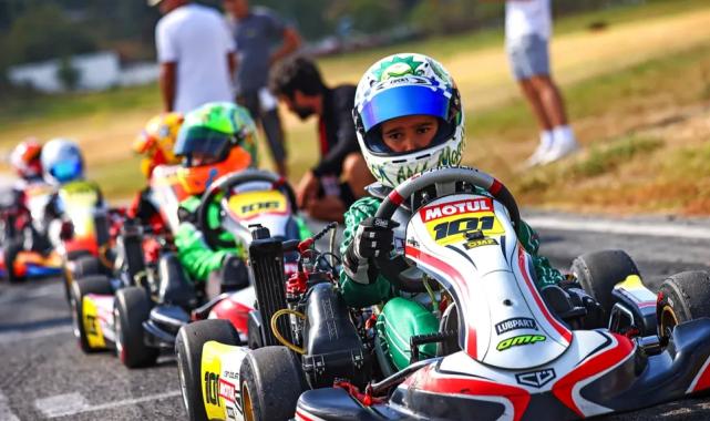 Karting 4. ayakta nefes kesen mücadele