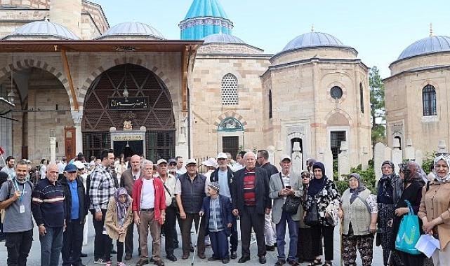 Konya Büyükşehir, Dünya Yaşlılar Günü’nde Büyüklerimizi Unutmadı