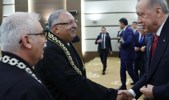 Metin Kıratlı kisvesini giydi