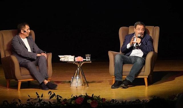 Şair ve yazar Ahmet Ümit İzmirlilerle buluştu