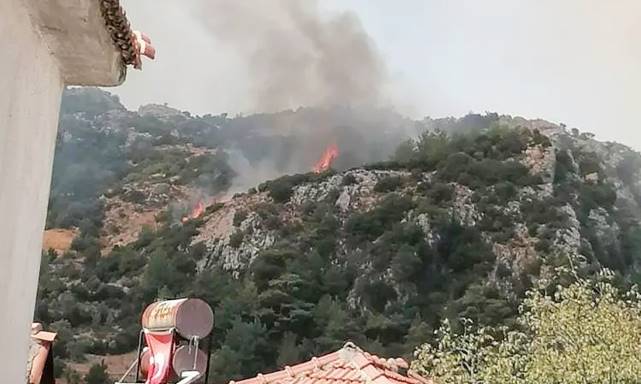 Antalya, İzmir ve Muğla’da orman yangınları çıktı, yangınlara müdahale ediliyor