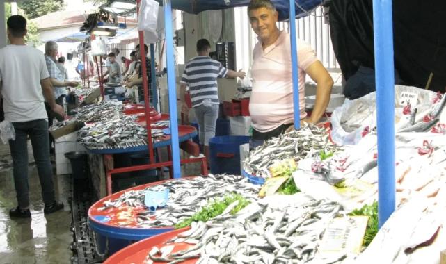 Yenişehir’de balıkçı tezgâhları şenlendi