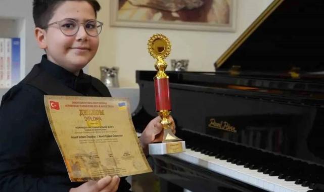12 yaşında piyanoda dünya birincisi oldu