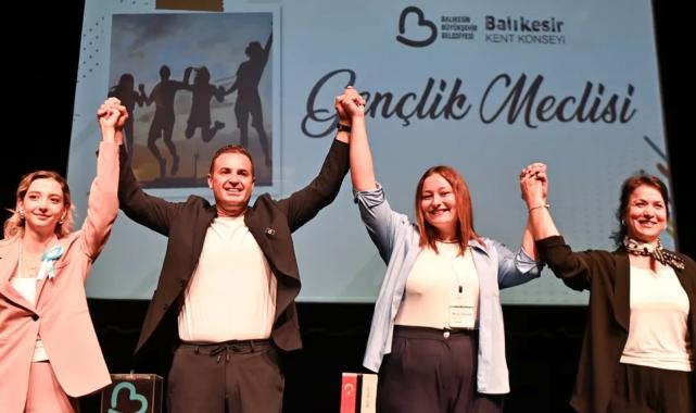 Ahmet Akın: Gençler Balıkesir’de kalacak