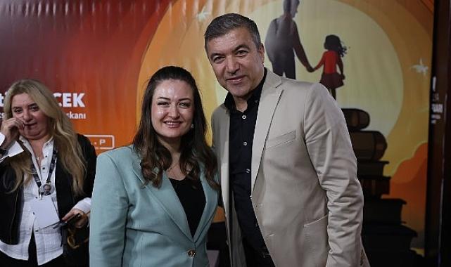 Antalya Kitap Fuarı’na ilk gün yoğun ilgi: Gazeteci İsmail Küçükkaya da davet edildi