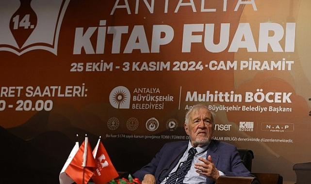 Antalya Kitap Fuarı’nda İlber Ortaylı’ya büyük ilgi