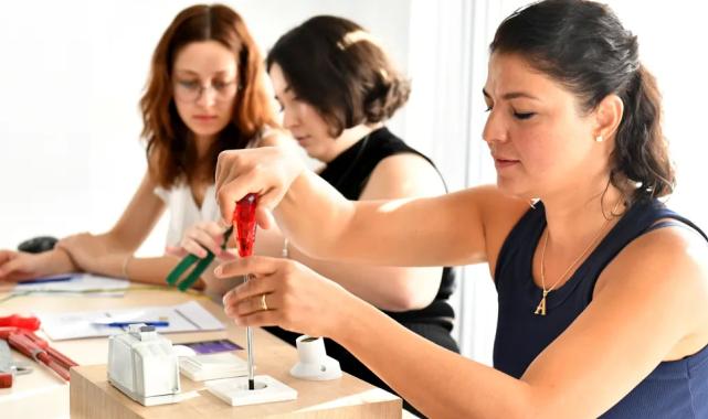 Antalya Muratpaşa’da kadın ustalar yetişiyor