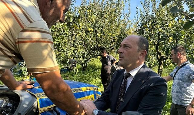 Ayva’nın başkenti Geyve’de Ayva’nın hasadı başladı. Geyve Belediye Başkanı Selçuk Yıldız, Ayva bahçelerinde yapılan hasada katıldı.