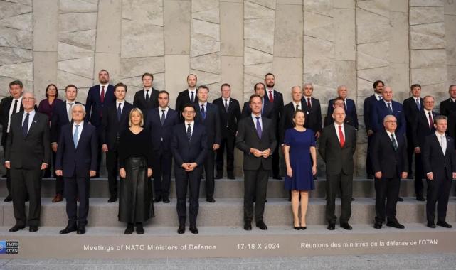 Bakan Güler aile fotoğrafında