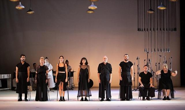 Bakırköy Belediye Tiyatroları 2024-2025 tiyatro sezonunu “Flu Lysistrata” ile açtı