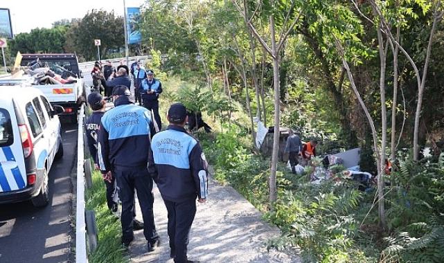 Bakırköy Belediyesi uygunsuz barınma alanlarına müdahale ediyor.