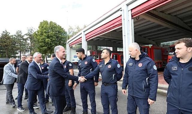 Başkan Alper Taban’dan İtfaiye Personeli Ve Huzur Evi Sakinlerine Ziyaret