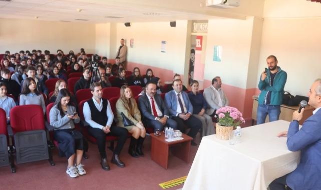 Başkan Çiftçi, Kariyer Günleri’nde gençlerle buluştu