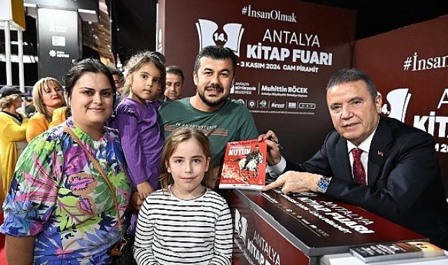 Başkan Muhittin Böcek okurlarıyla buluştu