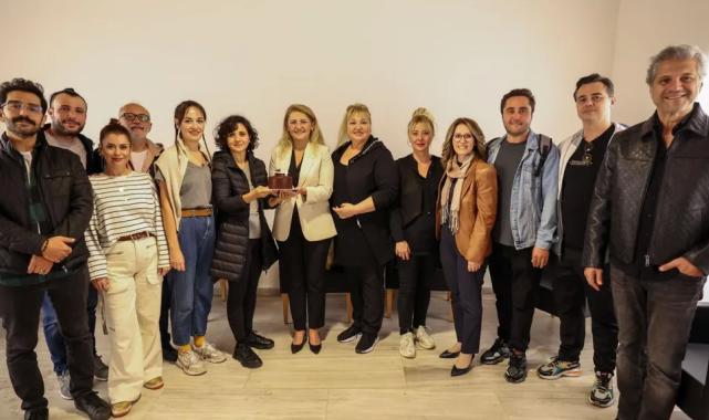 Başkan Ovalıoğlu, yenilenen Leyla Gencer’deki ilk oyunu izledi