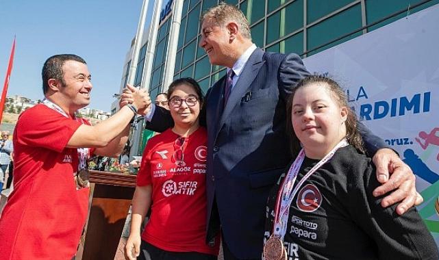 Başkan Tugay: Yetenekli çocukların spor eğitimlerini biz üstleneceğiz