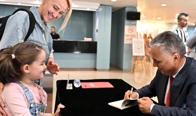 Başkan Uysal’dan yeni kitabına imza günü