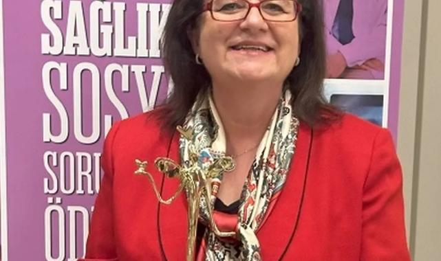 ‘Bilim Gençlerle Kazanacak’ projesine ‘Sağlıkta Sosyal Sorumluluk’ ödülü