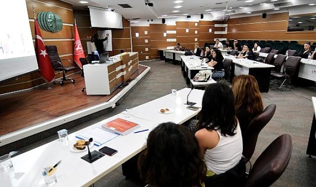 Bornova’da çalışanlara Toplumsal Cinsiyet Eşitliği Semineri